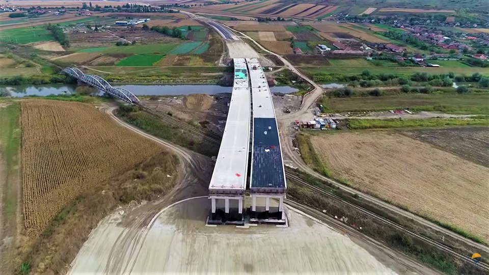 Deși progresul pe șantierul A3 dintre Chețani și Iernut este bun, nu este timp pentru deschiderea traficului în 2019
