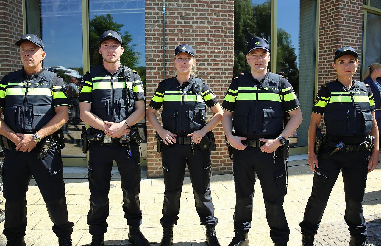 A holland rendőrség intelligens kamerákat használ a közúti ellenőrzésekhez. Nézze meg, hogy mi is ennek a célja!