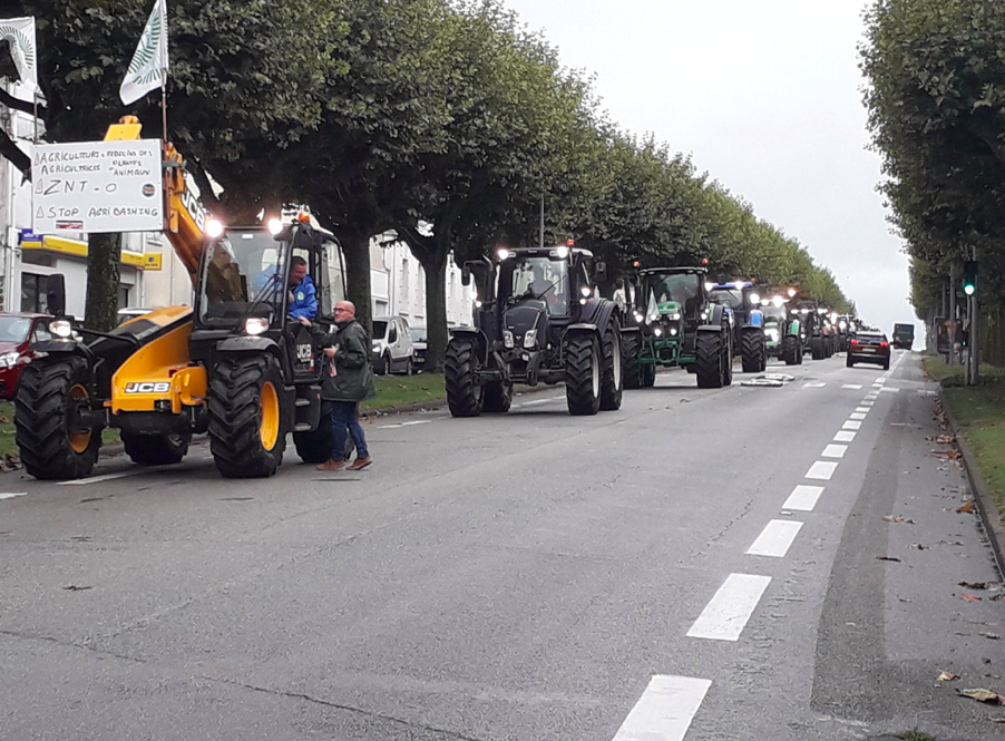 Niemieccy rolnicy jadą traktorami na protest do Hamburga. Na drogach wokół miasta może być gorąco