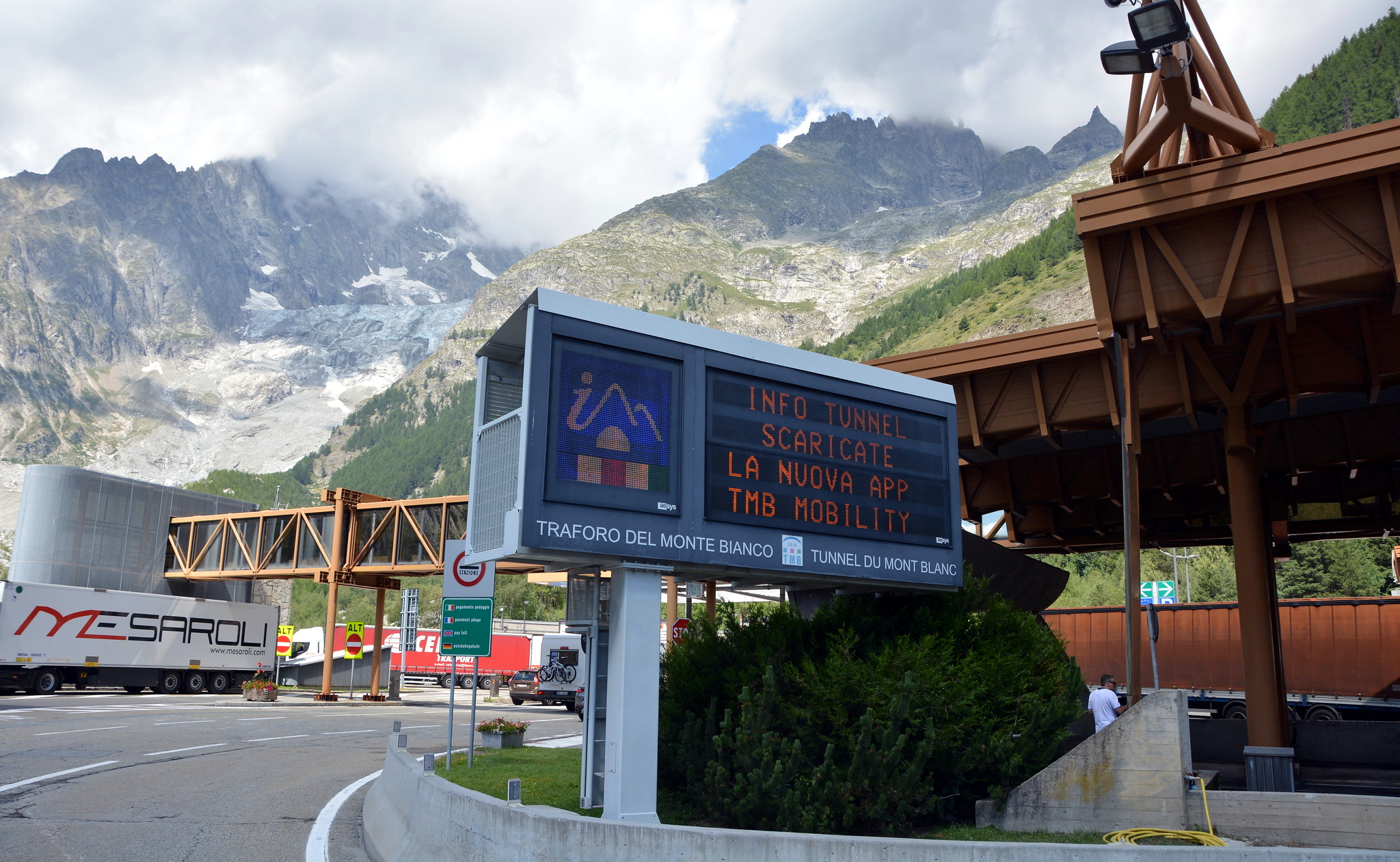 Utrudnienia w tunelu Mont Blanc. Sprawdź, kiedy będzie nieprzejezdny
