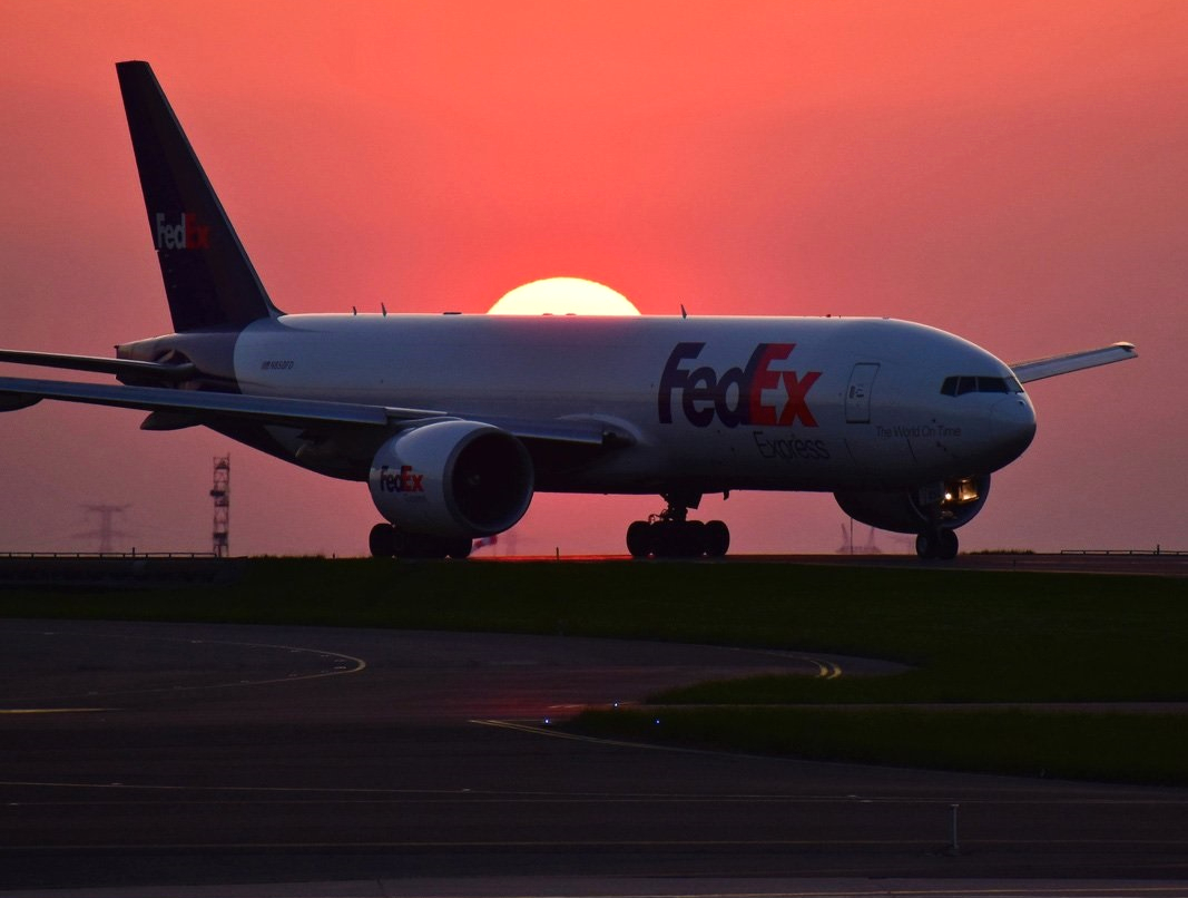 “Osiągnęliśmy dno” – fatalne wyniki FedEx zaskoczyły nawet zarząd firmy. Winne galopujące koszty