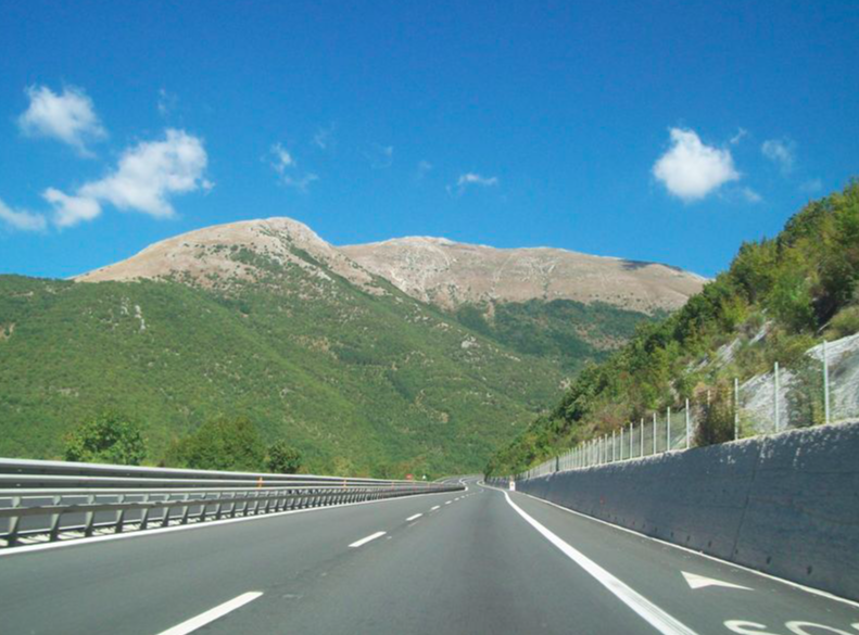 You can recover the toll for driving on Italian motorways. Check how much you can get and how to apply for a refund.