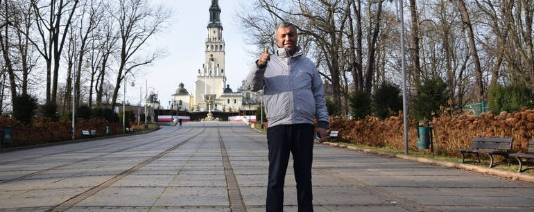 Adománygyűjtésből vettek teherautót az iráni kamionosnak, hogy haza tudjon menni