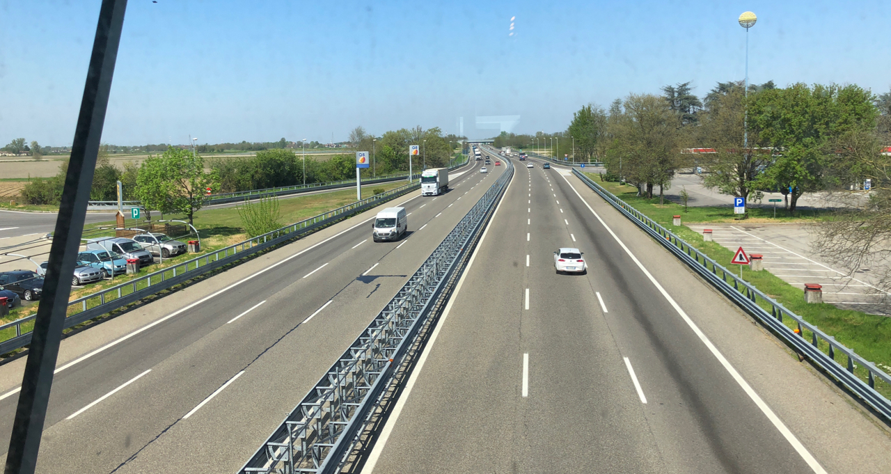 Cresc taxele de drum pe autostrăzile din Italia