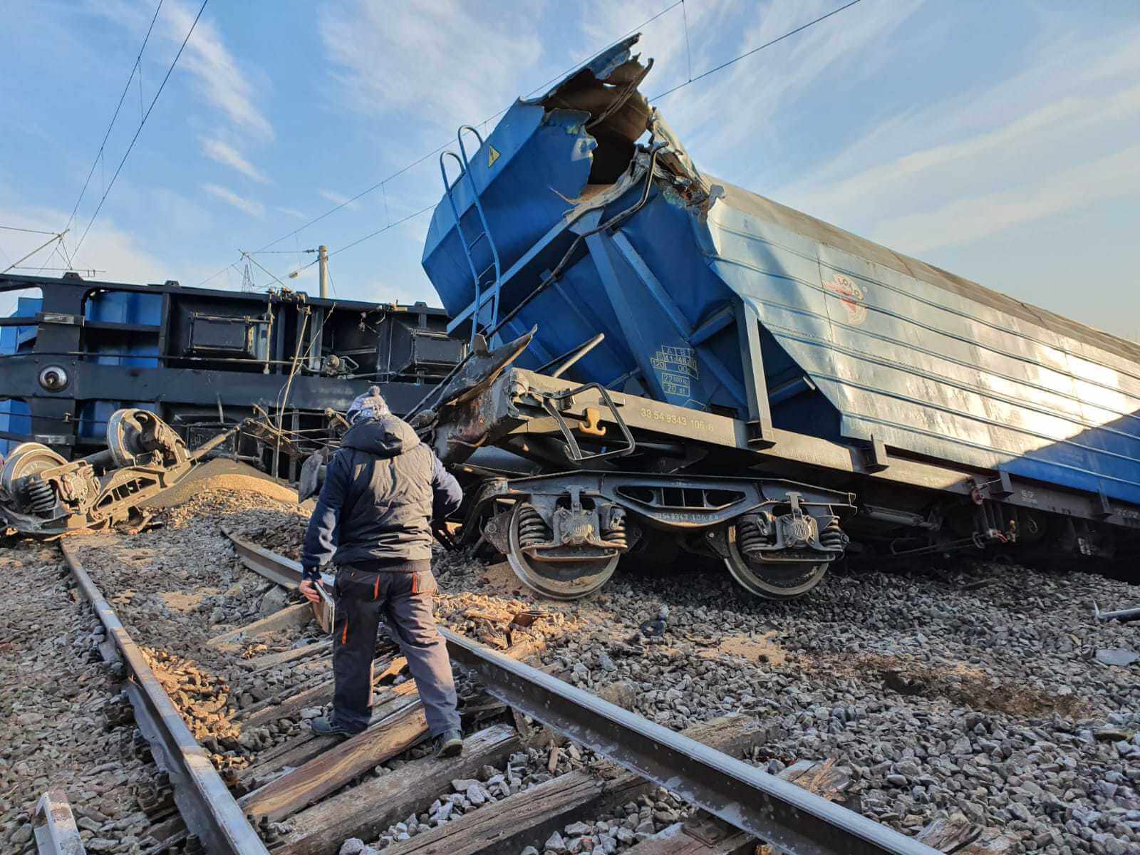Ieri a mai deraiat un tren, blocând traficul în sudul țării