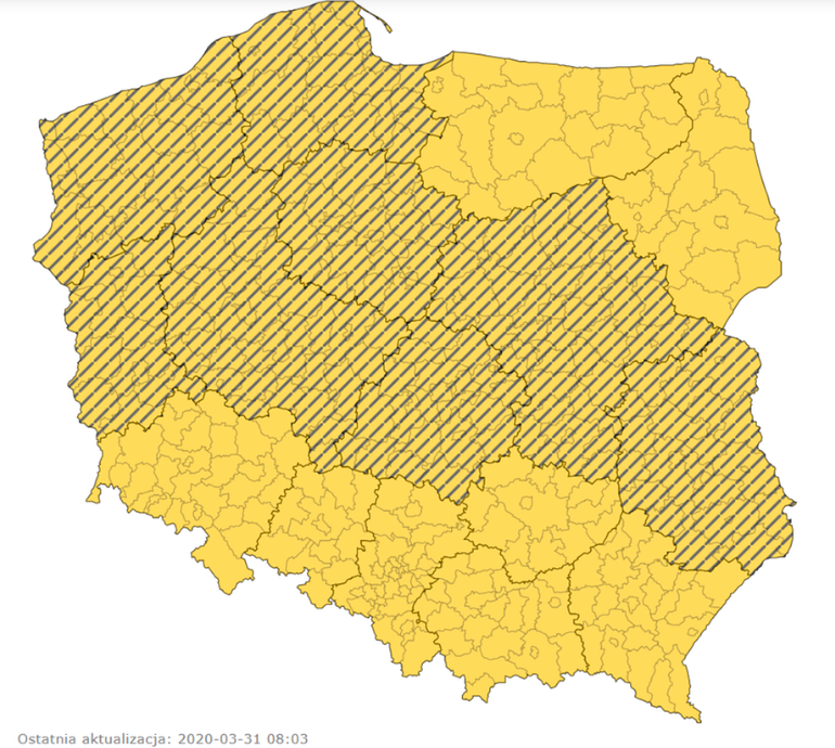 Uwaga na gołoledź w Polsce i sąsiednich krajach. Ostrzeżenia o oblodzeniach na drogach w 8 województwach (pomorskim, zachodniopomorskim, warmińsko-mazurskim, mazowieckim, łódzkim, wielkopolskim, lubuskim i kujawsko-pomorskim) wydał dziś Instytut Meteorologii i Gospodarki Wodnej. Zima wróciła także w Niemczech, Austrii, Czechach i Słowenii, gdzie również na wielu drogach pojawił się lód. Zachowajcie szczególną ostrożność. Fot. Instytut Meteorologii i Gospodarki Wodnej