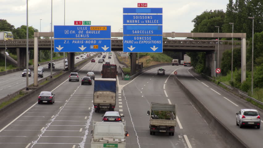 Franța introduce documente suplimentare obligatorii pentru transportatori