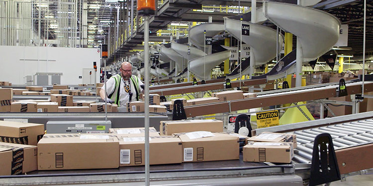 Amazon își închide toate centrele logistice din Franța ca urmare a unei decizii judecătoresti