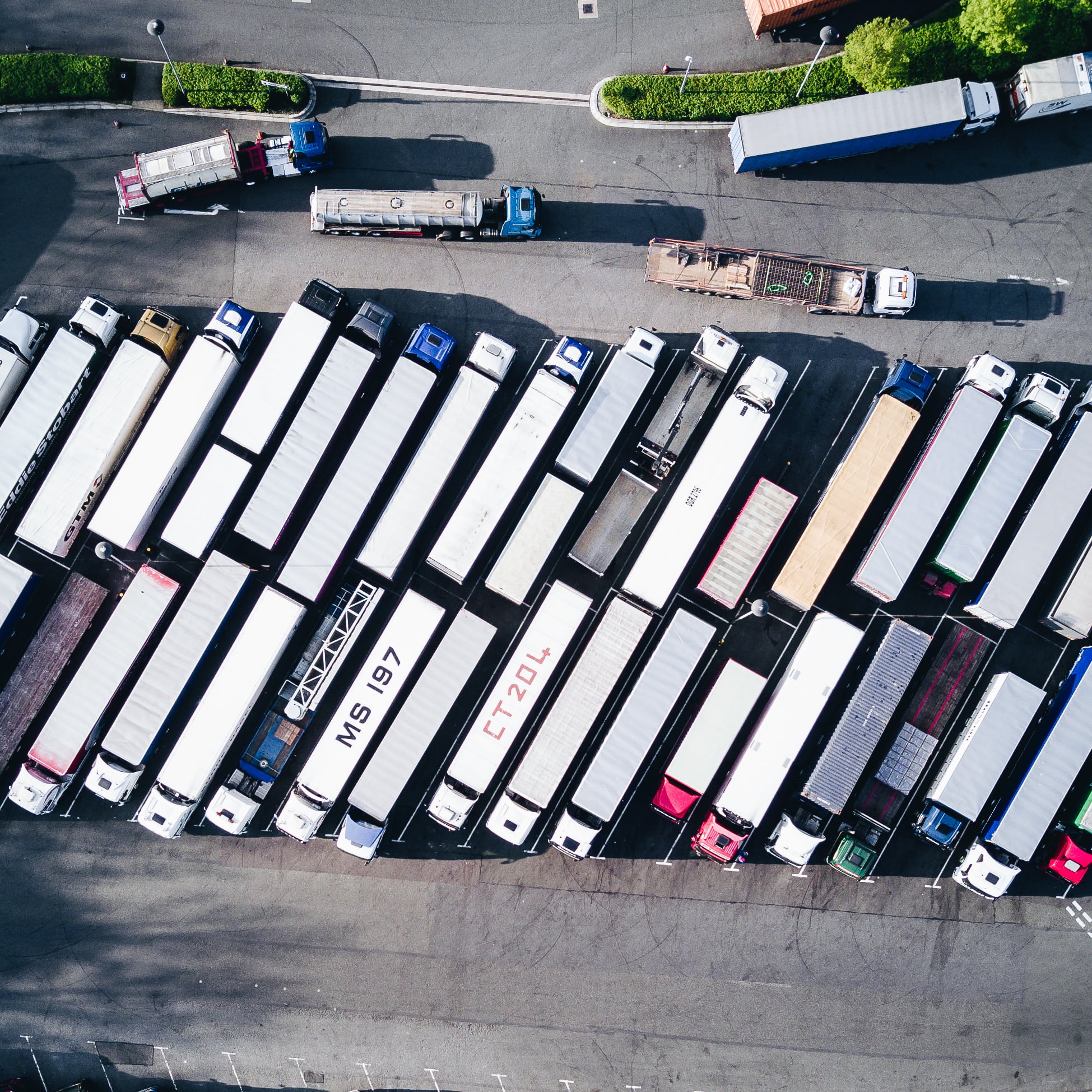 Peste 45% din flota britanică de camioane este în acest moment stationară