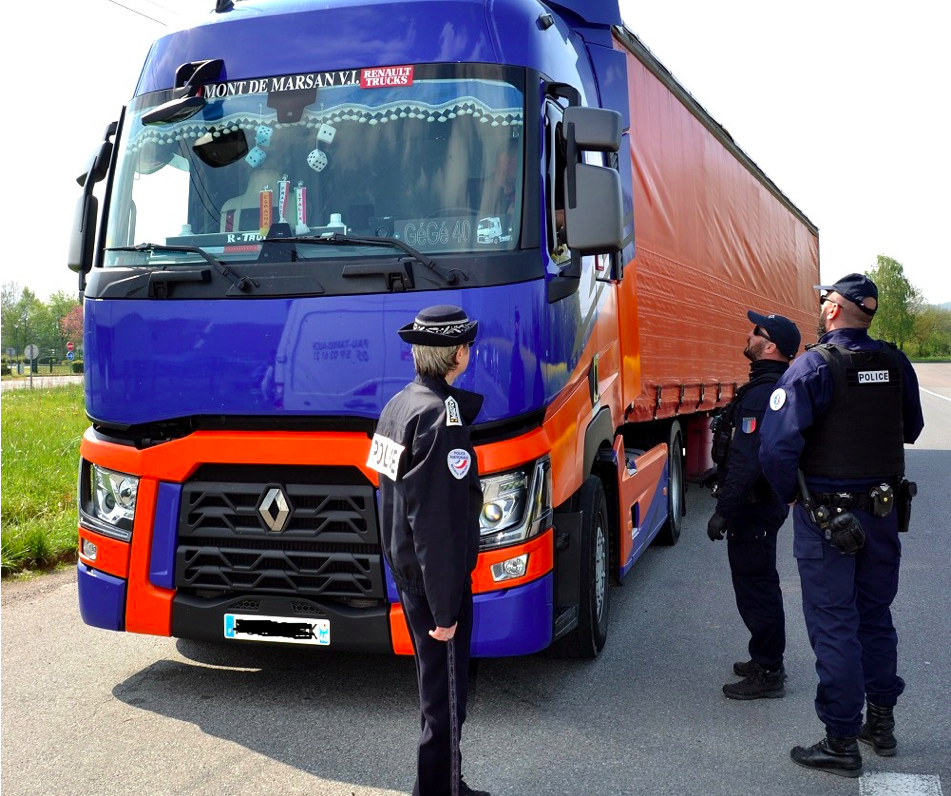 Nou document necesar șoferilor de camion străini care intră în Franța