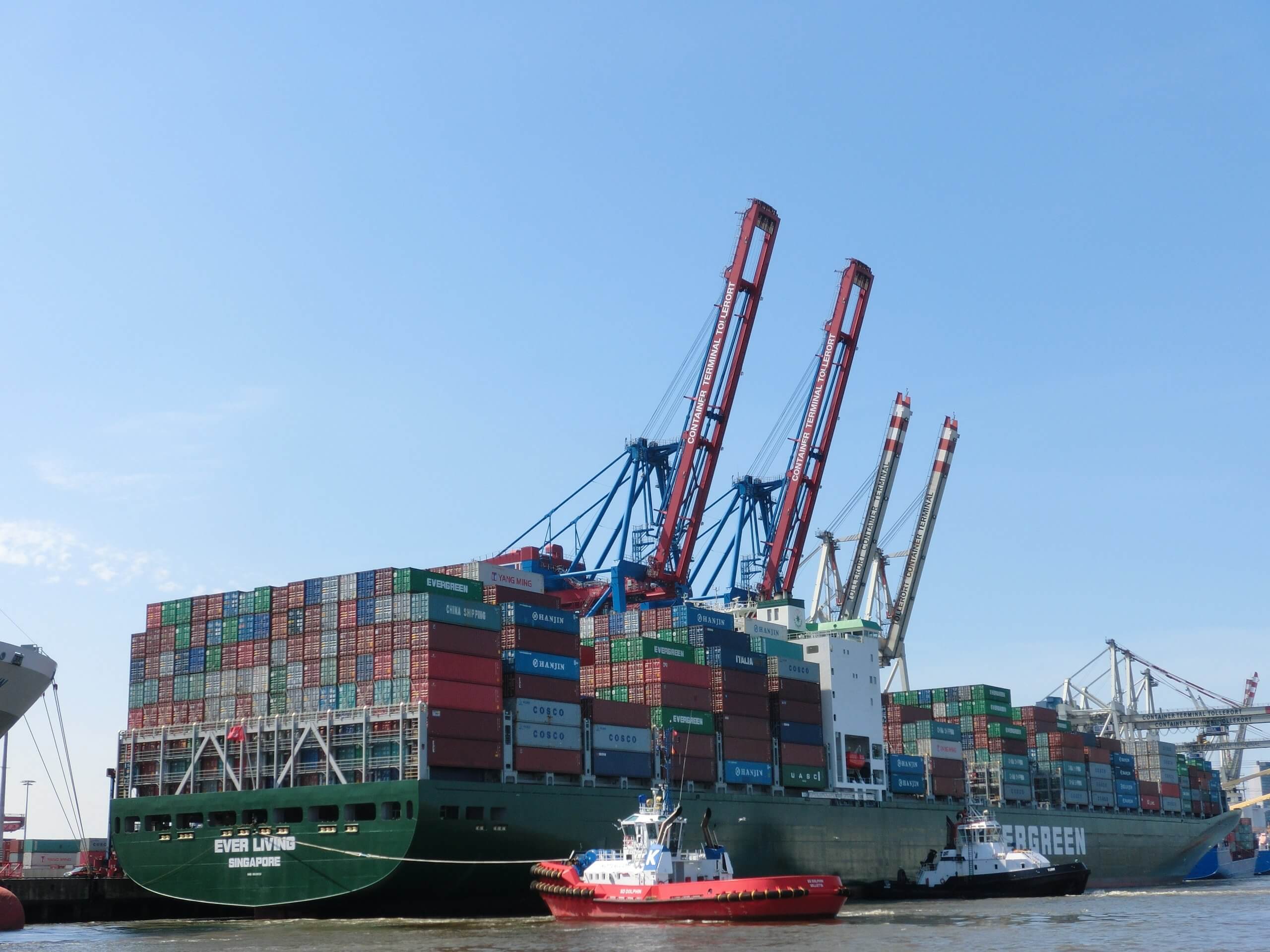 România | Transportul maritim de mărfuri – scăderi în primele trei trimestre ale anului; cele mai multe mărfuri au avut ca origine și destinație Rusia