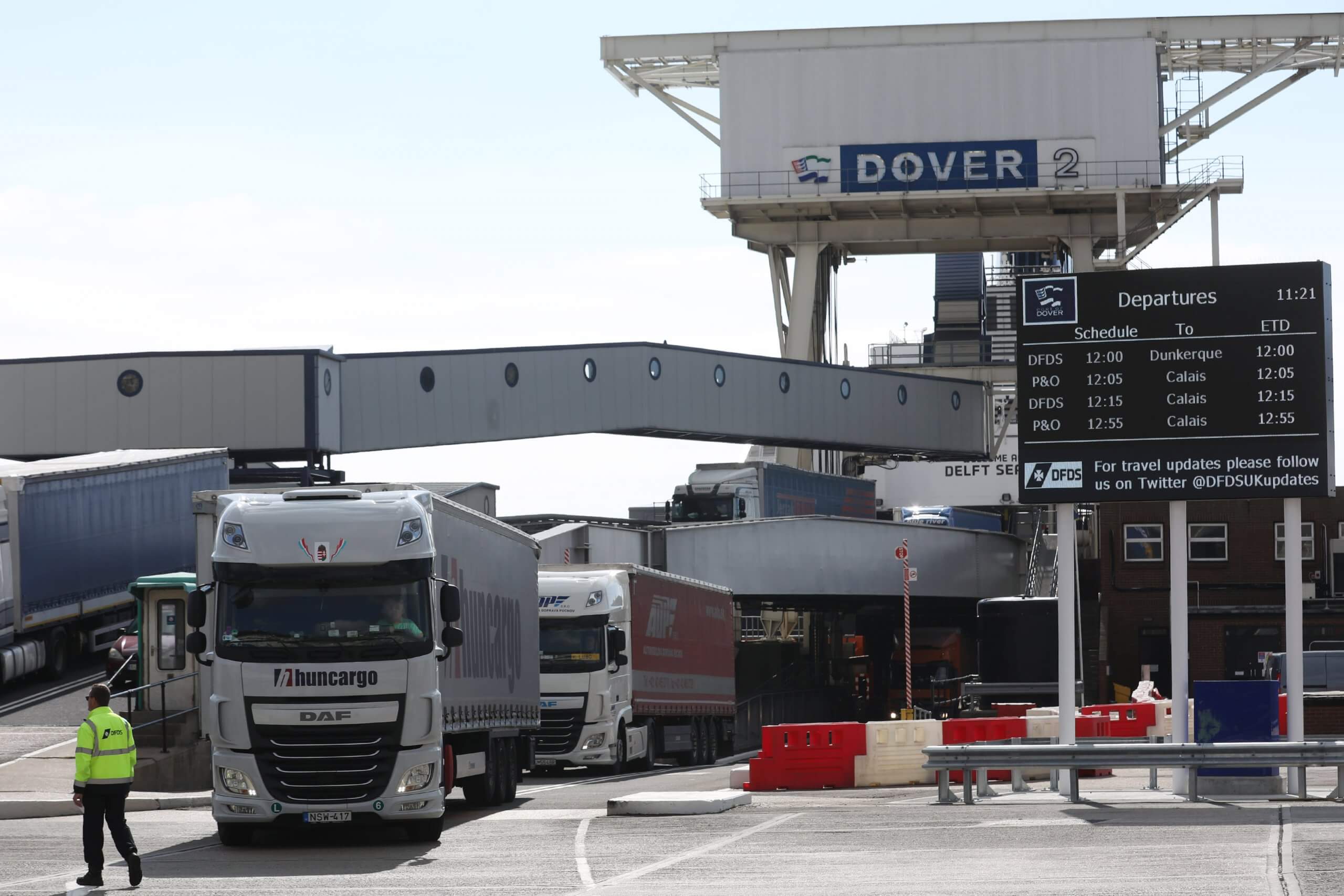 Marea Britanie va deschide două noi porturi pe coasta de est pentru a limita dependența de ruta Calais-Dover
