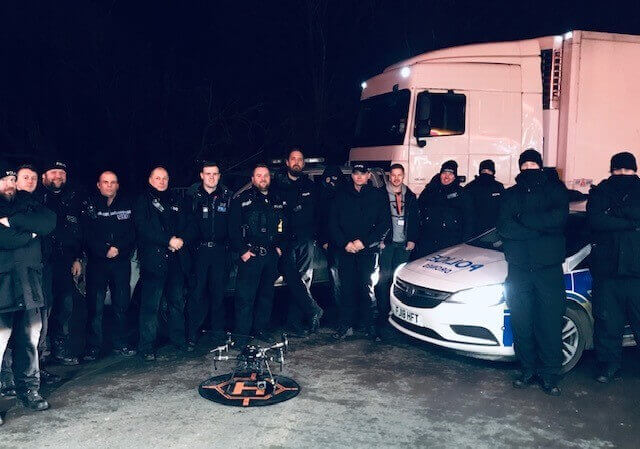 Agenți de poliție britanici deghizați în șoferi de camion au interceptat un grup de hoți de combustibil
