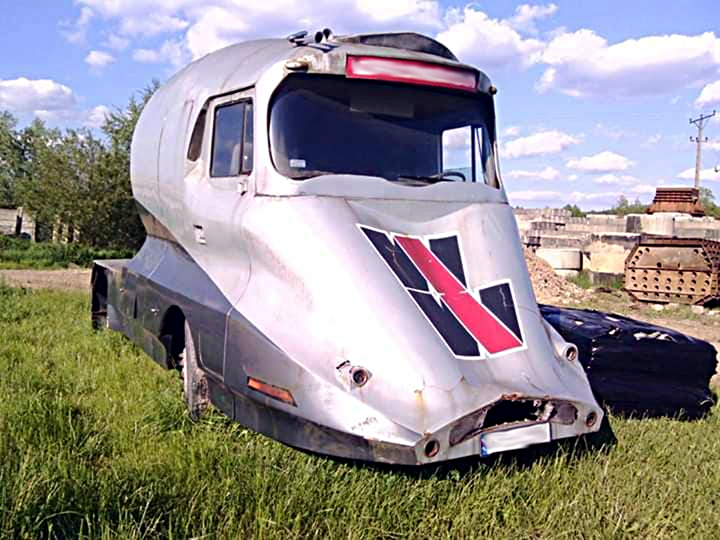 Futuristischer Lkw mitten im Nirgendwo gefunden