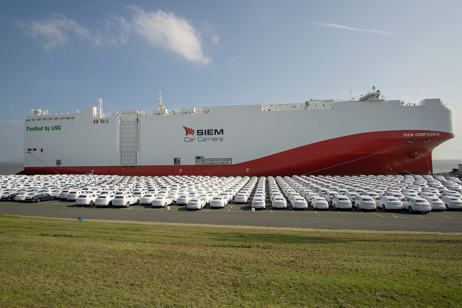 Volkswagen chooses low-emission LNG overseas car freighter