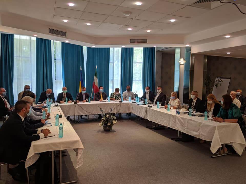 Întrevedere bilaterală pentru dezvoltarea legăturilor rutiere dintre România și Ungaria; în anul 2024 va putea fi deschis un nou punct de frontieră.