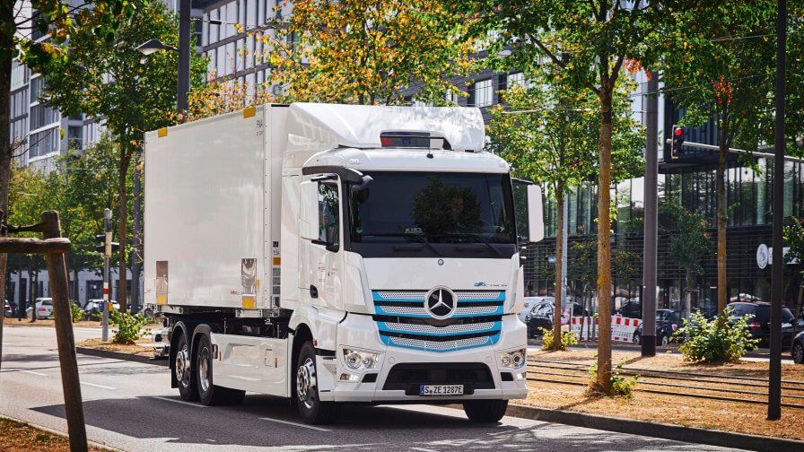 Raport: Până în 2030 fiecare al treilea camion de pe drum va fi electric