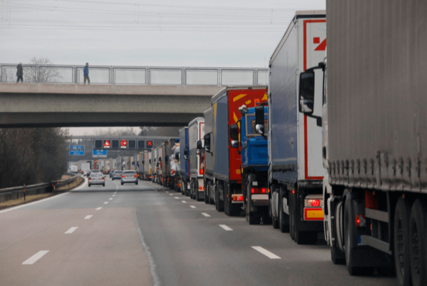 Raport | Sectorul global de transport va înregistra scăderi de peste 30%