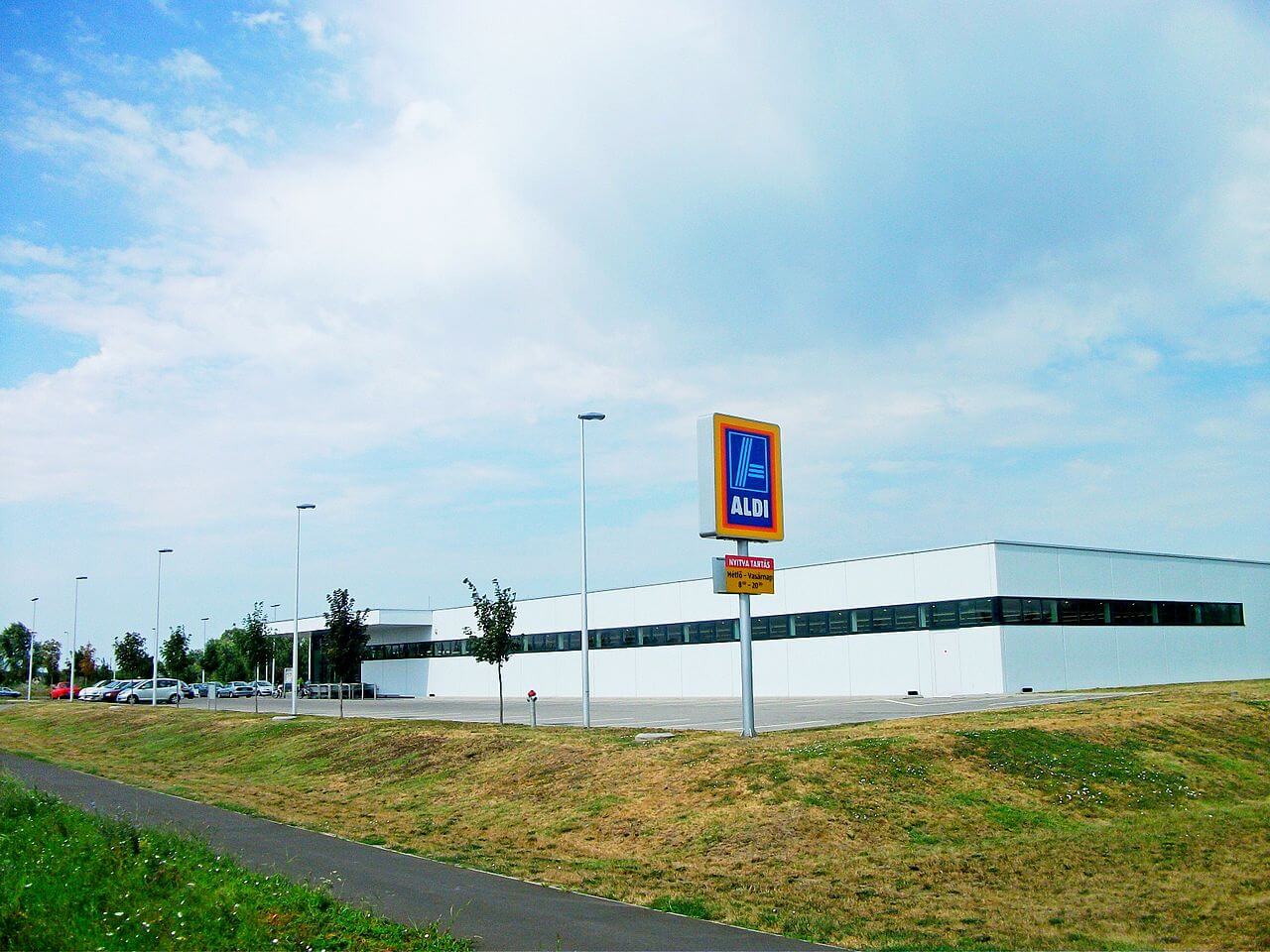 Az Aldi 250 új munkahelyet hoz létre Magyarországon