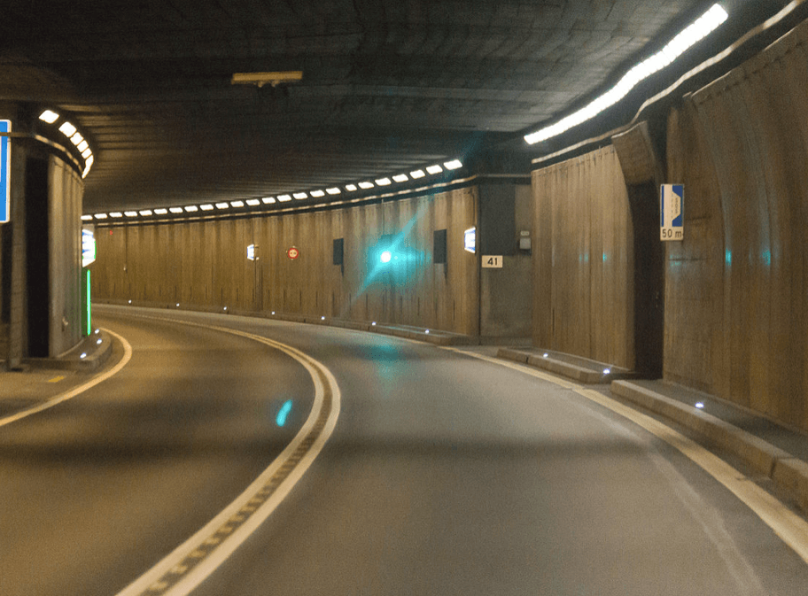 Franța | Interdicție pentru camioanele Euro 3 și Euro 4 în două tuneluri majore