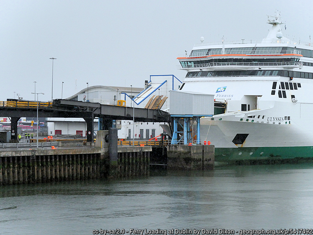 Transportatorii irlandezi vor curse regulate către Calais pentru a evita haosul de la Dover
