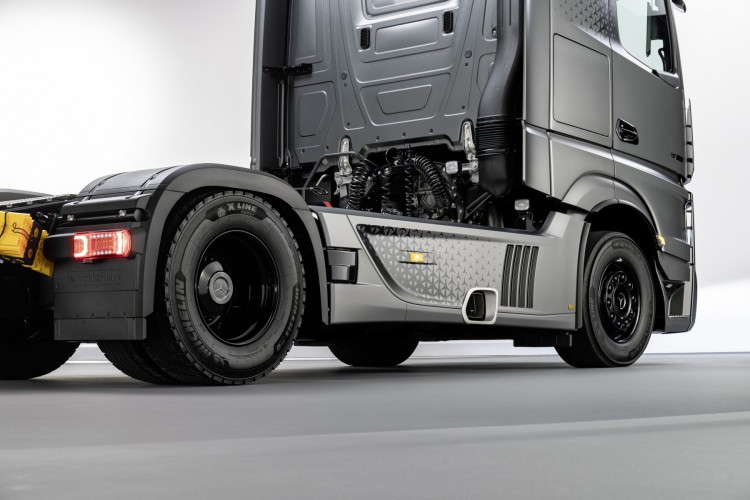 Du nauji Actros modeliai! Vienas ribotos, tik 400 transporto priemonių serijos
