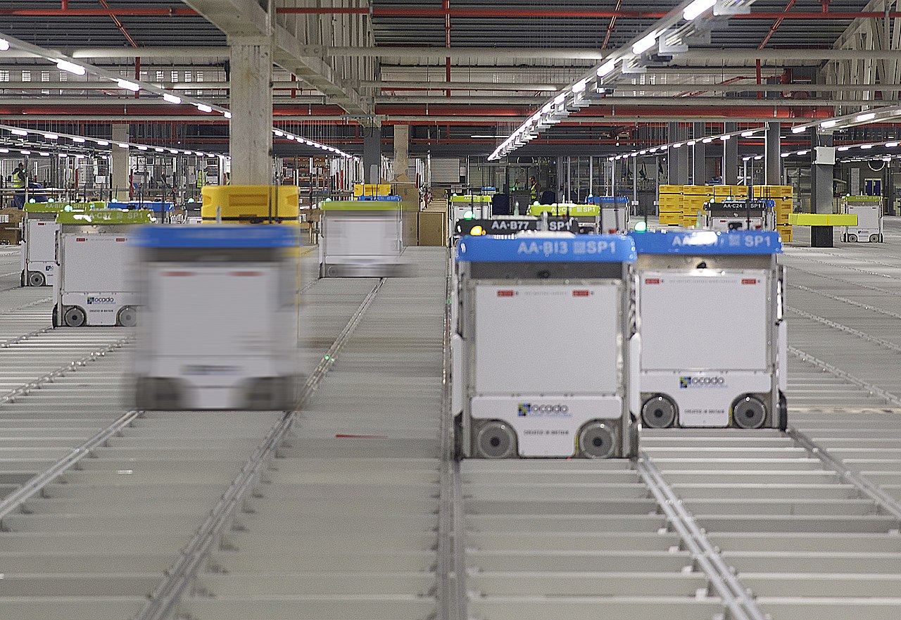 Logistica 4.0 | Numărul roboților din sectorul logistic a depășit 2,5 milioane