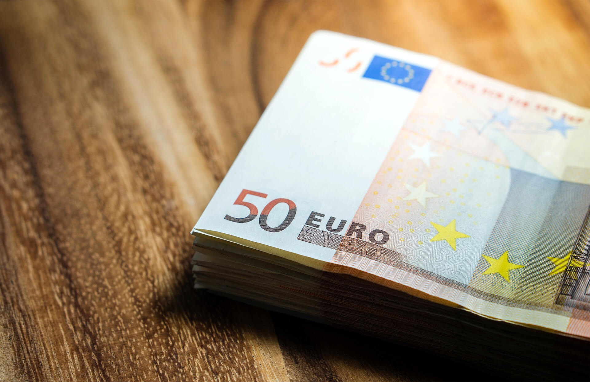 Spania | Amenzi de 6000 euro pentru întârzierile la plata serviciilor de transport