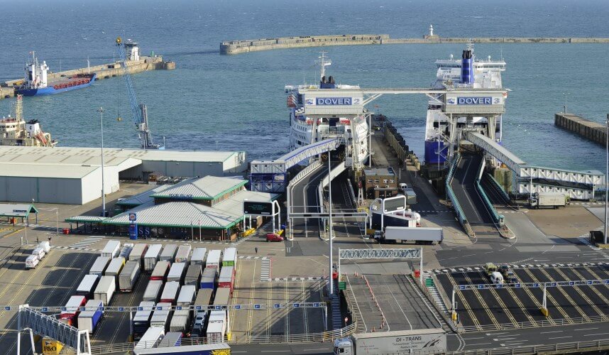 UNTRR și alte 32 de asociații ale transportatorilor din Europa au transmis o scrisoare deschisă către autoritățile britanice