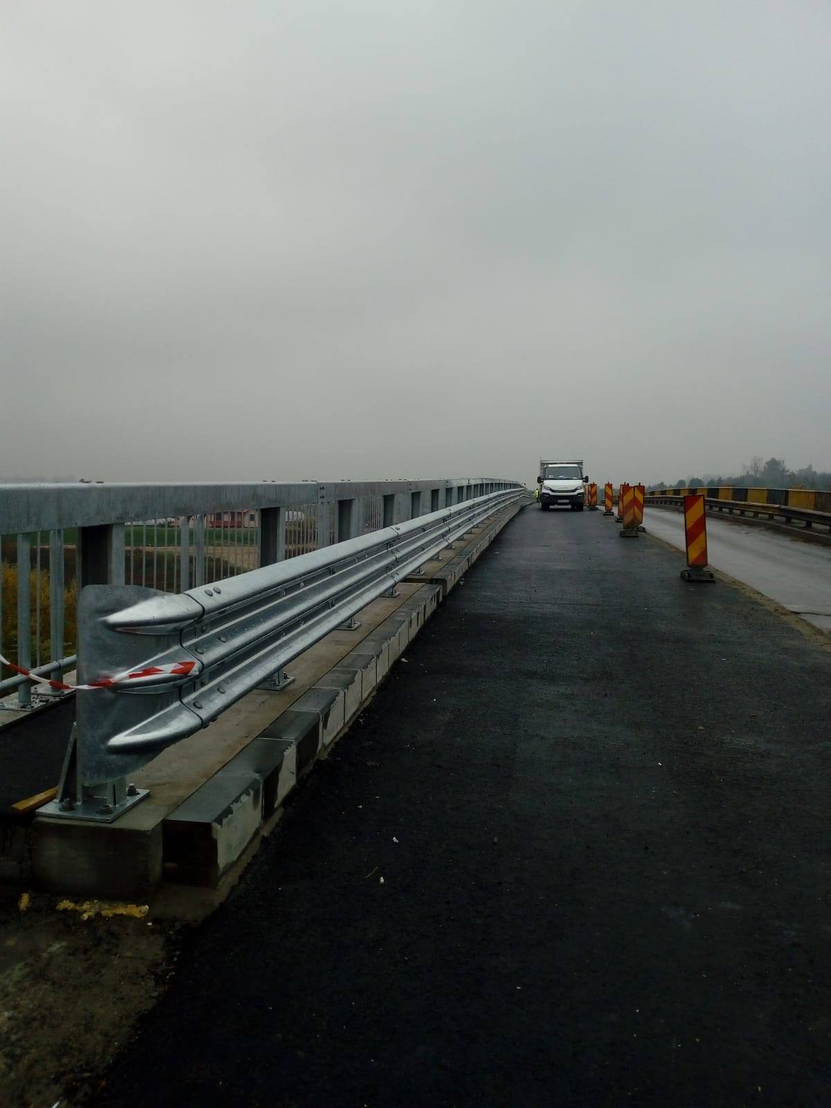 Info Trafic | S-a ridicat restricția pentru vehiculele de peste 7,5t pe podul de la Slobozia