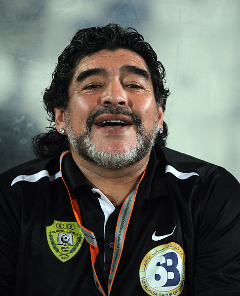 Auch Diego Maradona fuhr einen Lastwagen. Wir erklären, warum er das Fahrzeug brauchte!
