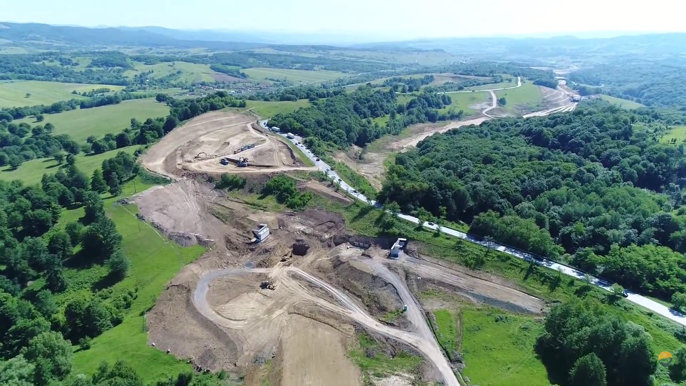 La aproape 10 ani de la lansarea proiectului Autostrăzii Lugoj-Deva, suntem departe de finalizarea sa și în același timp buni de plată