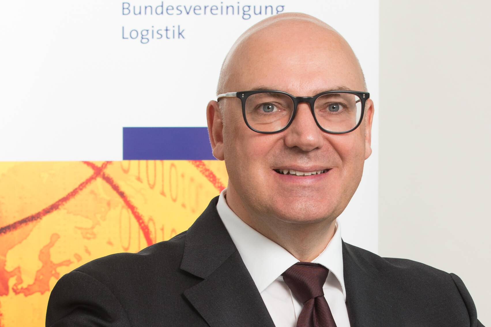 Prof. Dr.-Ing. Raimund Klinkner erhält das Bundesverdienstkreuz