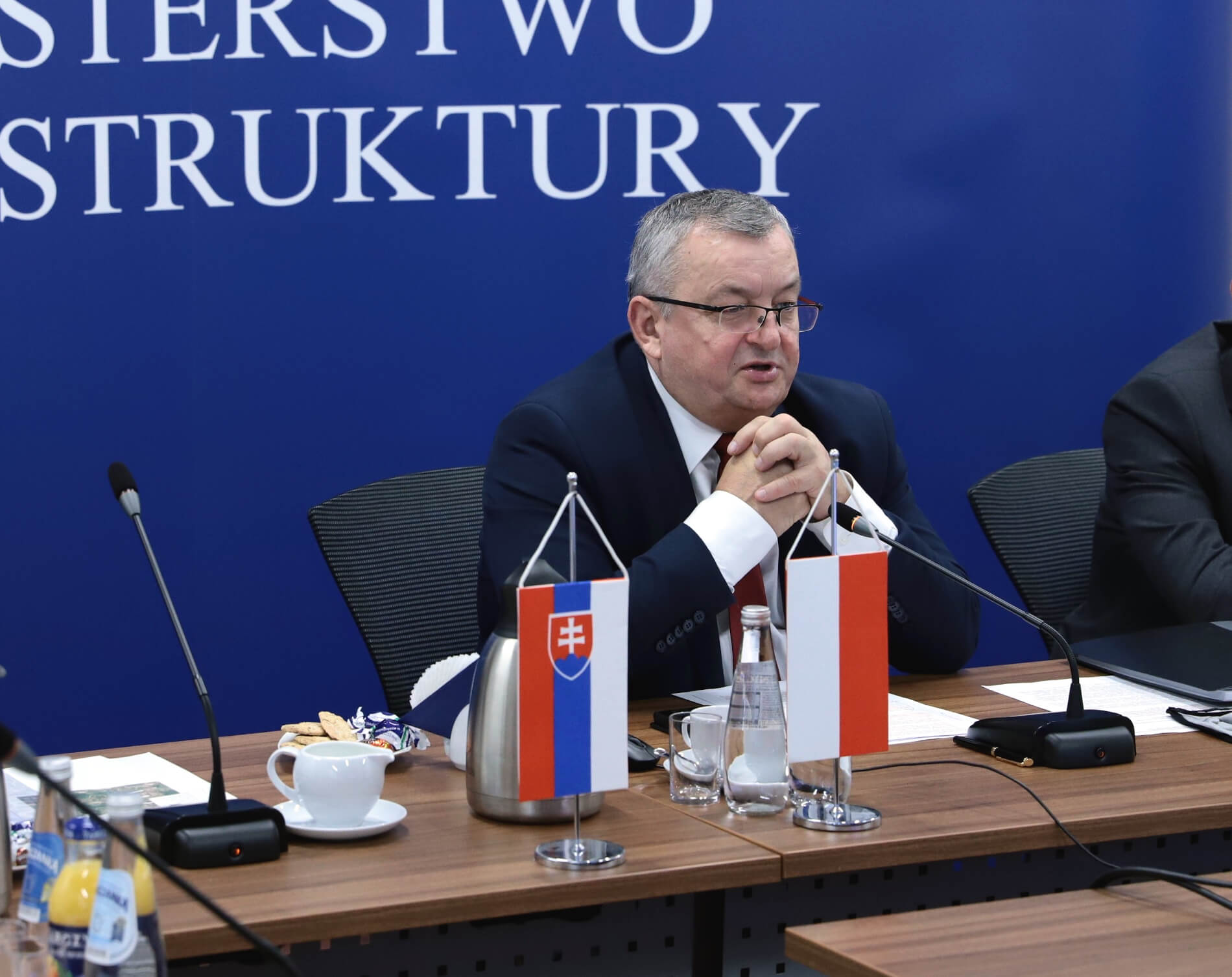 Przewoźnicy apelują do ministra Adamczyka. Na szali wzrost kosztów nawet o 100 proc.
