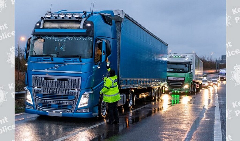407 lorry drivers have now been fined for not having Kent Access Permit