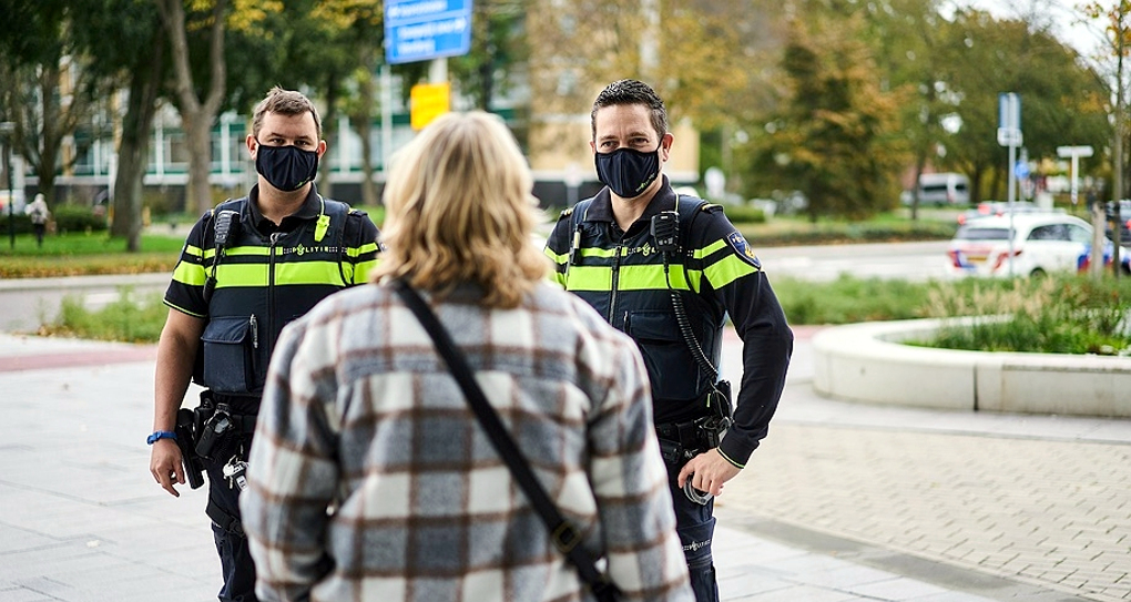 Niderlandy wprowadzają godzinę policyjną. Kierowcy będą musieli mieć deklaracje