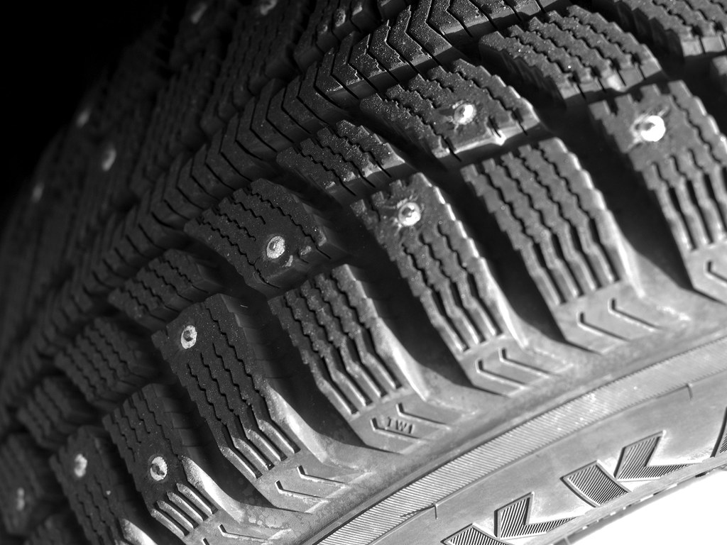 Regulations for HGV winter tyres in Europe for 16 different countries