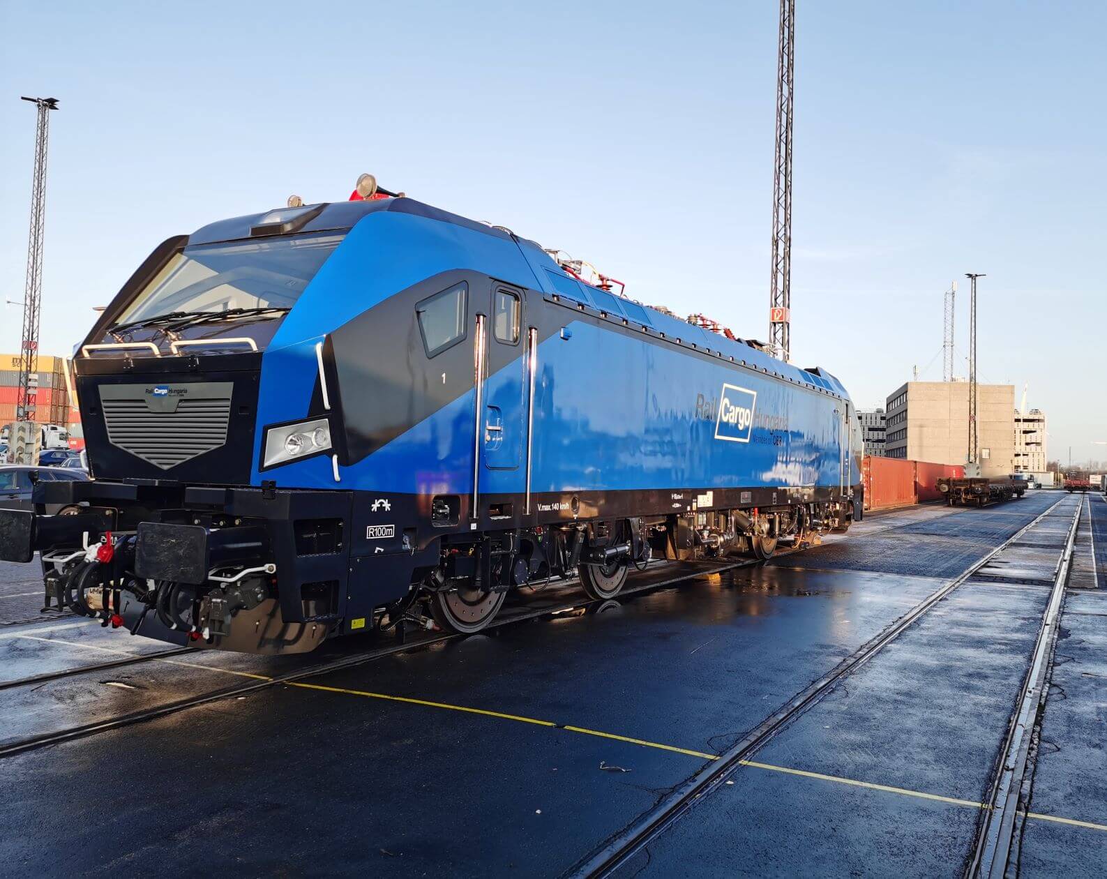 Elkezdődött a Rail Cargo Hungaria megrendelésére kifejlesztett villany-hibrid mozdony tesztelése