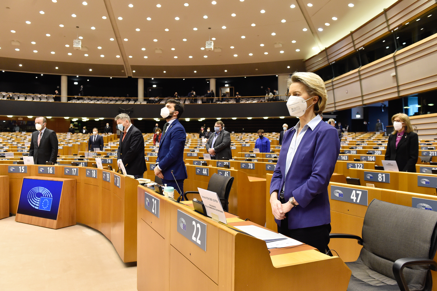 Ważna decyzja europosłów – zaświadczenia, licencje i inne dokumenty zachowają ważność przez 10 miesięcy
