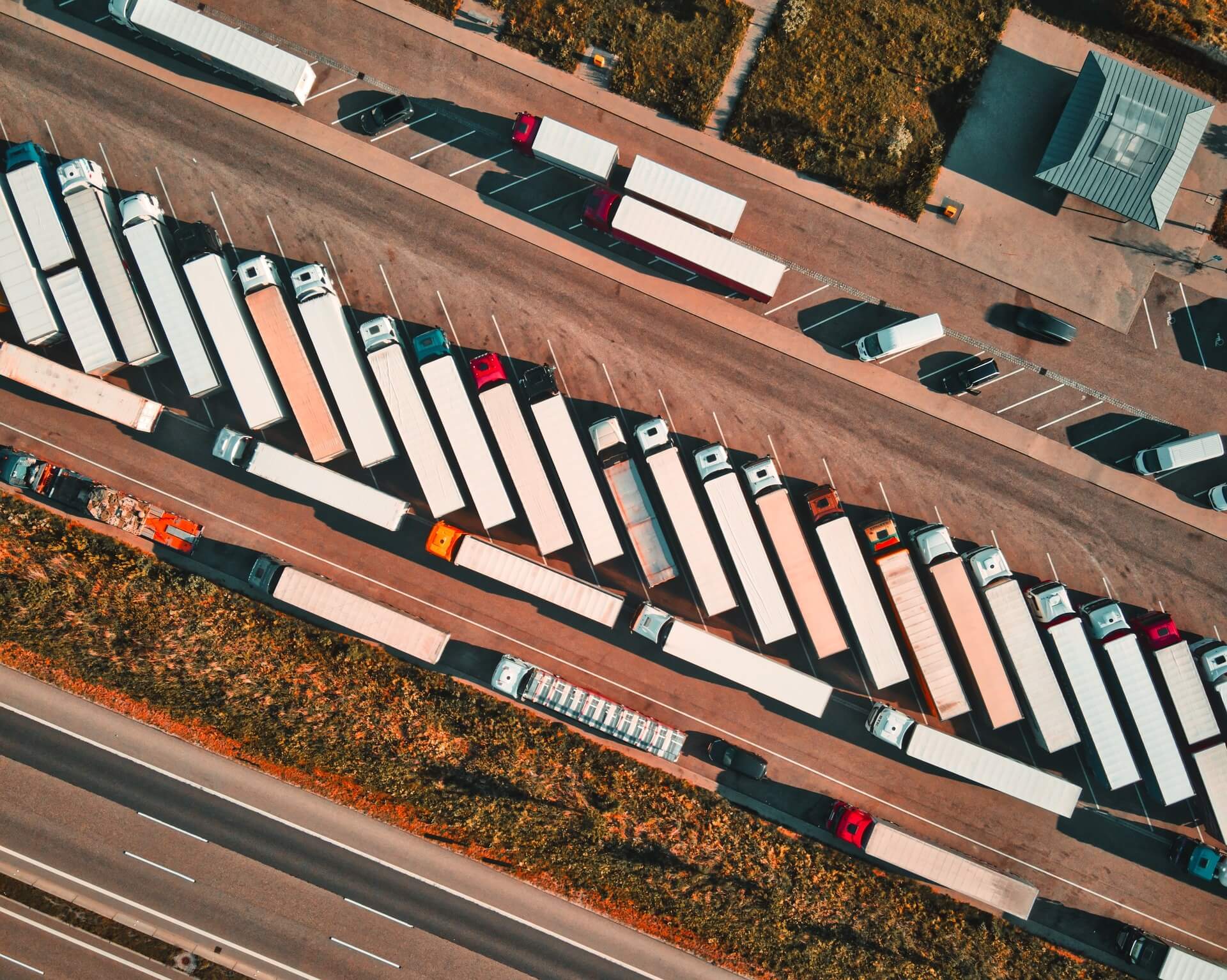 Die Zahl der emissionsfreien LKW in der EU müsste innerhalb von zehn Jahren hundertfach steigen