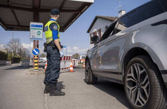 România a fost inclusă pe lista roșie de către Elveția și Lichtenstein. Noi obligații la punctele de frontieră