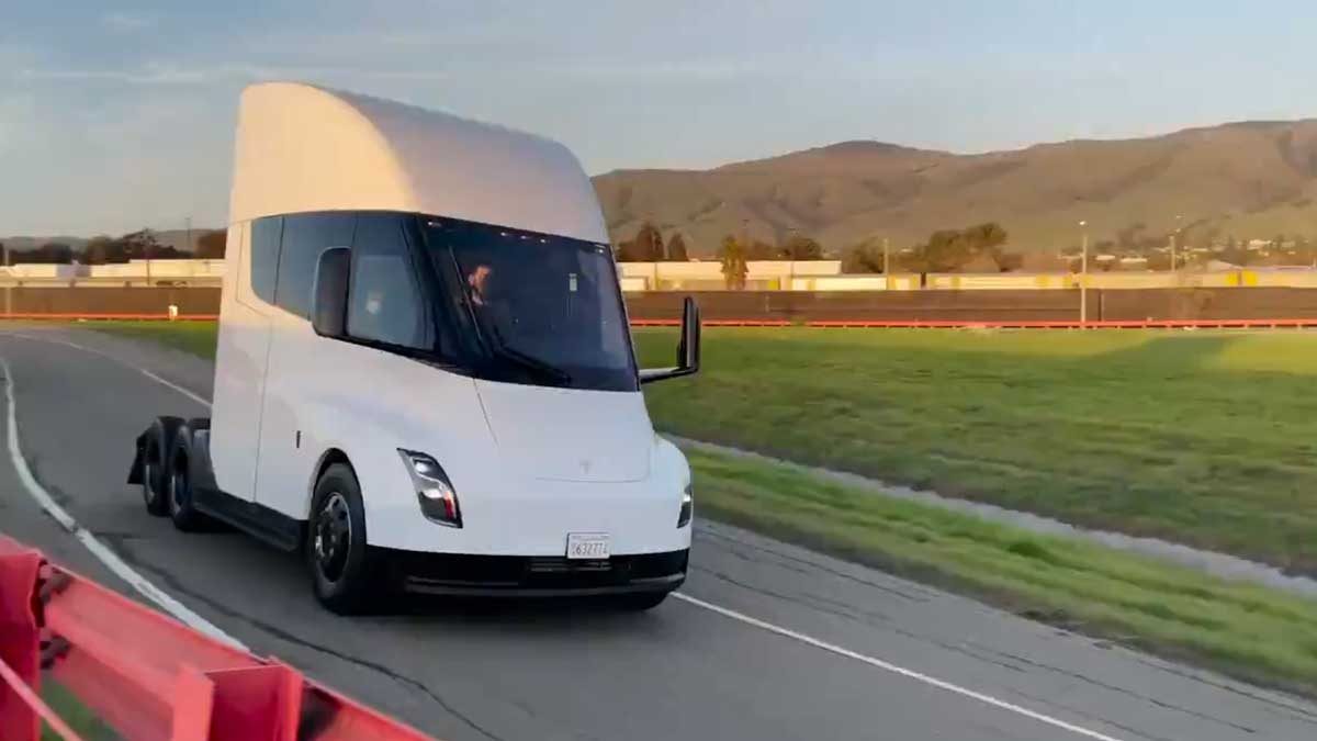 Vehiculele Tesla vor putea fi cumpărate cu…Bitcoin