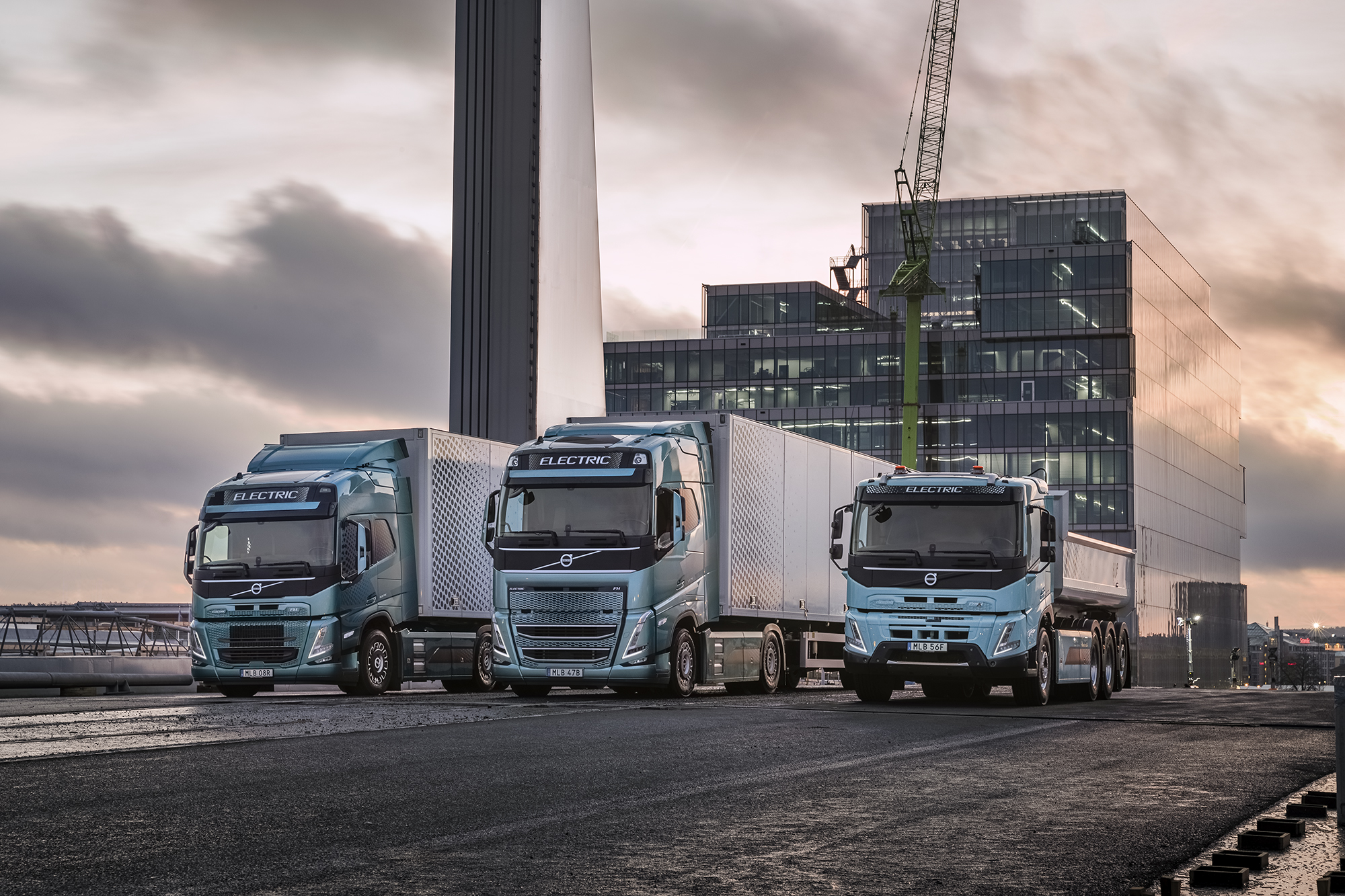 „Volvo Trucks“ pristato naujus elektrinius sunkvežimius. TAčiau abejones kelia jų nuvažiuojamas atstumas