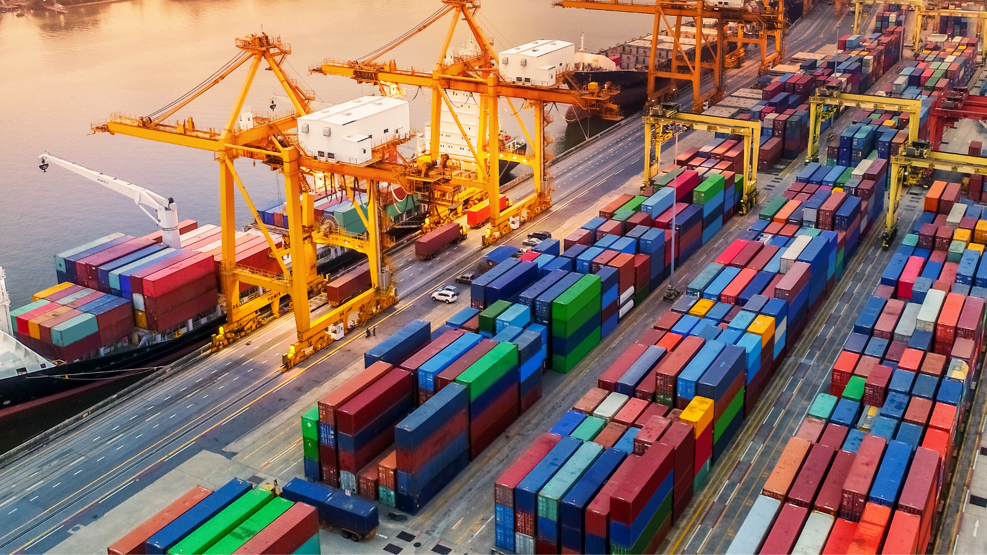 Blocajul de pe Canalul Suez: experții avertizează că efectele se vor resimți luni de zile