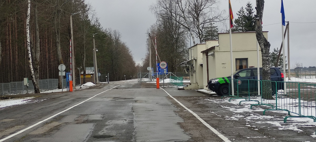 Литва возобновила работу трех пунктов пропуска на границе с Беларусью. Также для грузовых транспортных средств