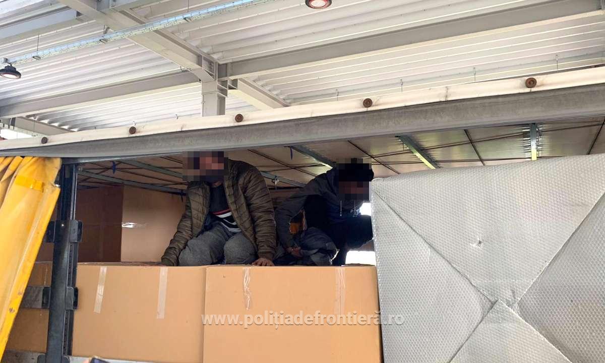 Mai multe persoane de origine străină transportate ilegal în camioane au fost identificate la PTF Nădlac