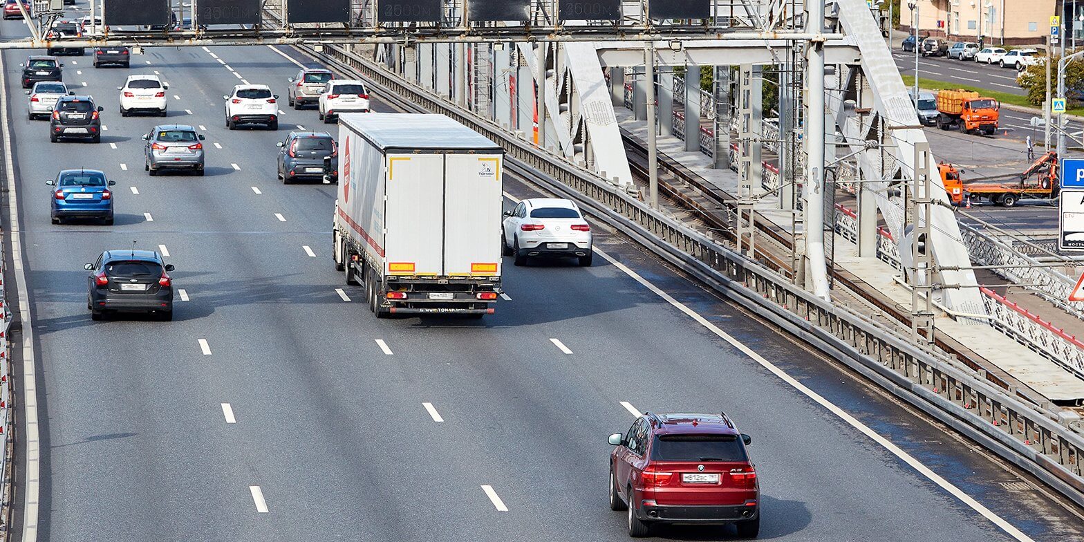Rusija sustiprins krovinių stebėseną, tačiau nedraus įvažiuoti vilkikams iš ES