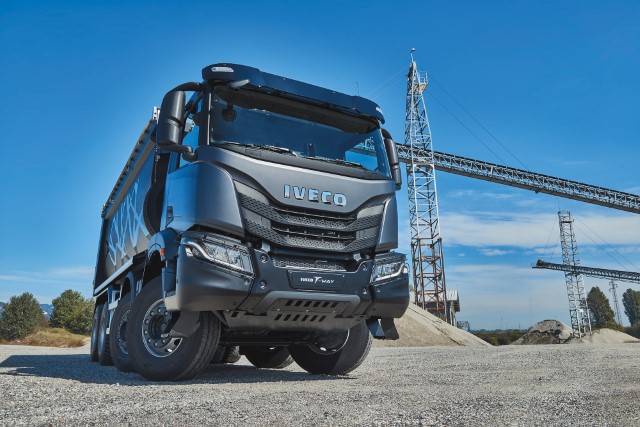 Iveco spune că noul T-Way e cel mai tare camion pentru misiunile off-road