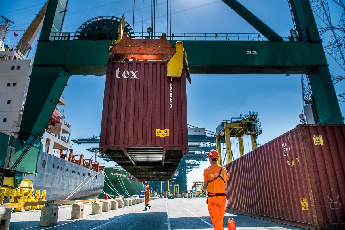 Logistica 4.0 | Portul Antwerp anunță o nouă etapă în implementarea sistemului digital de manipulare a containerelor. Acestea vor fi eliberate pe bază de amprente digitale