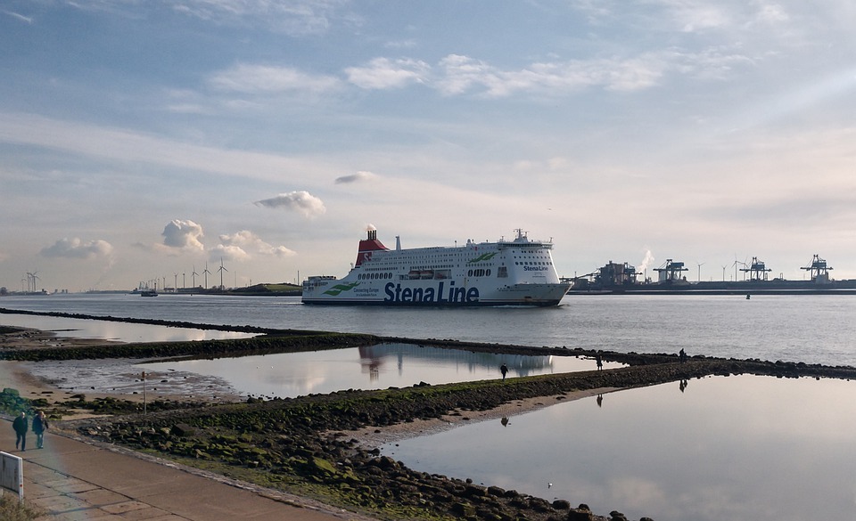 Netherlands requires truckers travelling from UK to complete ‘quarantine declaration’